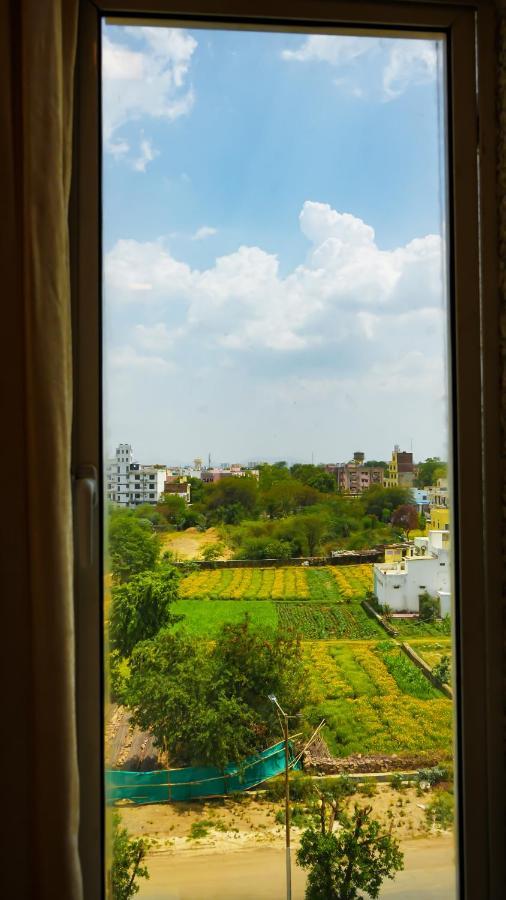 Hotel Veer Palace Near Udaipole Удайпур Екстериор снимка