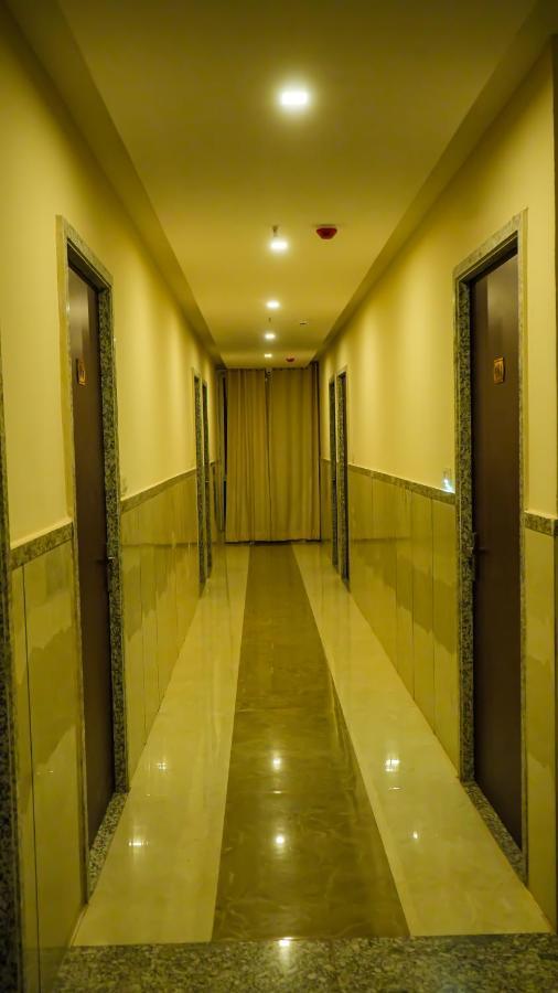 Hotel Veer Palace Near Udaipole Удайпур Екстериор снимка