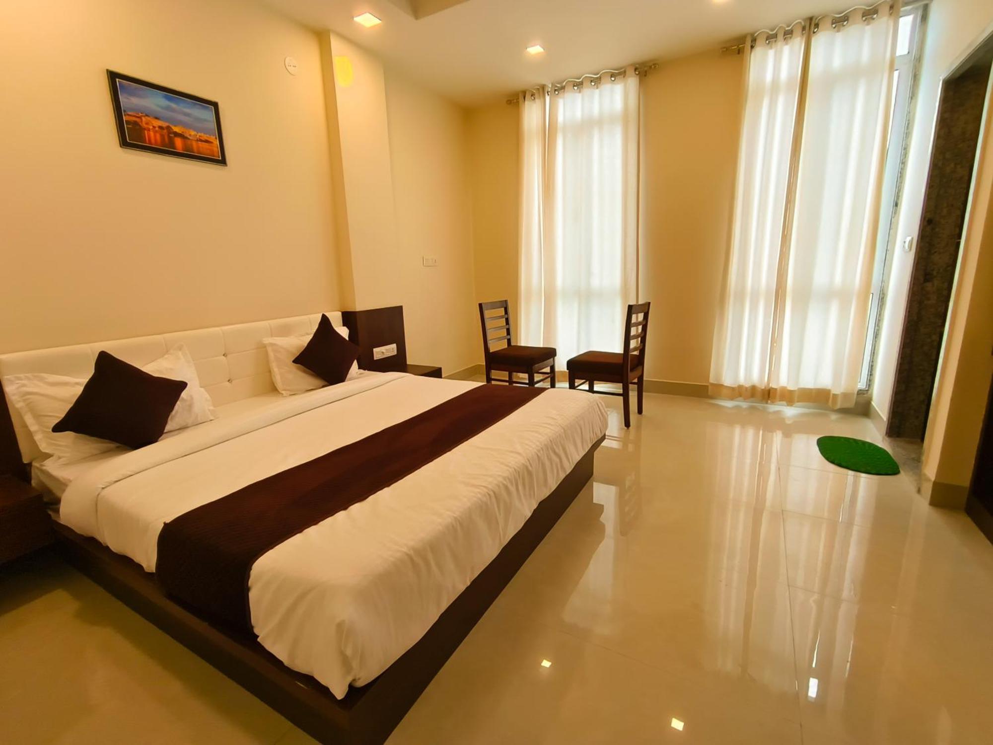 Hotel Veer Palace Near Udaipole Удайпур Екстериор снимка