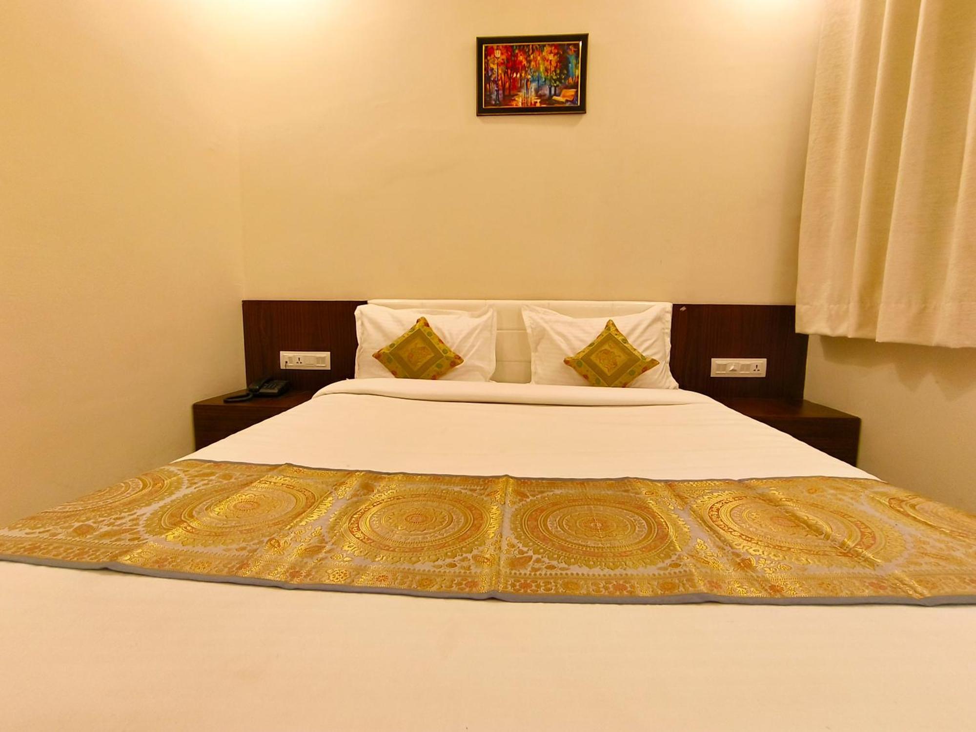 Hotel Veer Palace Near Udaipole Удайпур Екстериор снимка